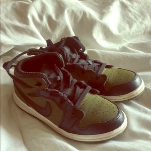 Green/black/white Jordan 1 kids 10c